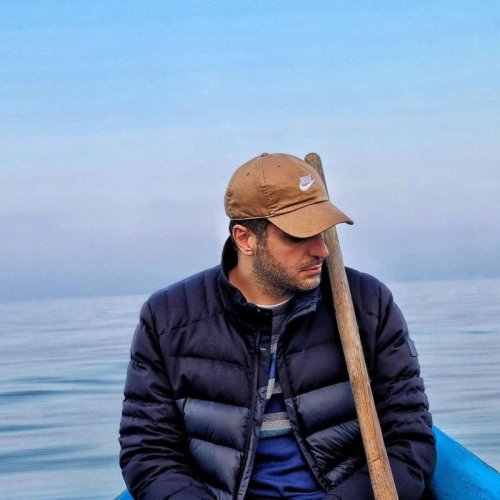  پادکستنگاه کن به من