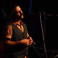 Ghasedak (Live)